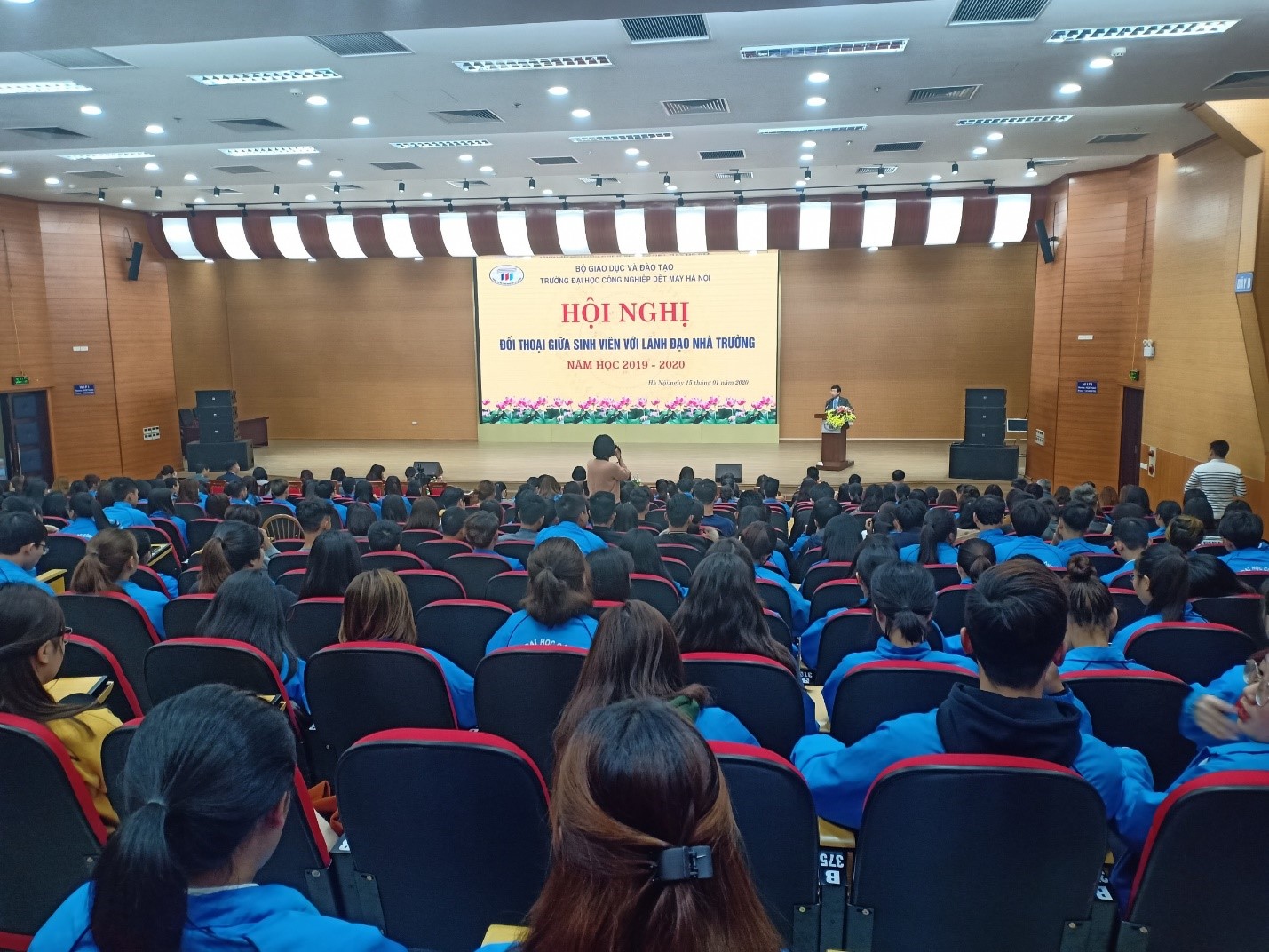 Hội nghị đối thoại giữa Lãnh đạo nhà trường với sinh viên năm học 2019-2020
