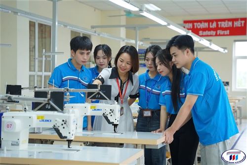 HTU – Những cái “nhất” khẳng định vị thế hàng đầu trong đào tạo ngành Công nghệ may tại Việt Nam