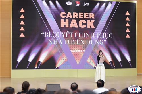 “Bí quyết chinh phục nhà tuyển dụng” – Talkshow thiết thực tại HTU