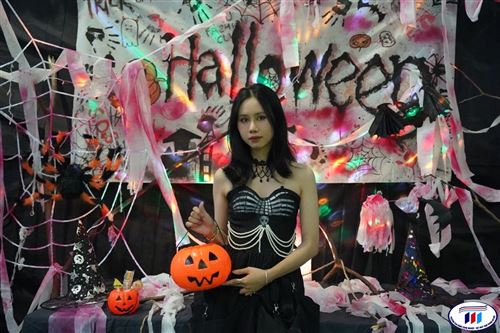 Đêm hội Halloween tại trường Đại học Công nghiệp Dệt May Hà Nội  