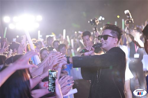 “WE ARE ONE” – Đêm hội văn hóa, nghệ thuật và cảm xúc của sinh viên HITU
