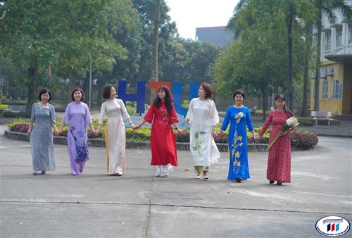 Hưởng ứng Tuần lễ áo dài Việt Nam, trong dịp kỷ niệm Ngày Quốc tế Phụ nữ ngày 8/3.