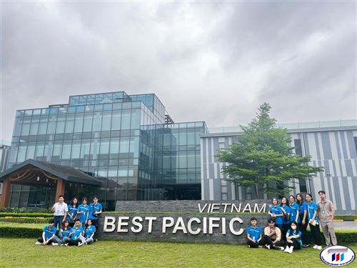 Đoàn giảng viên và sinh viên Khoa Công nghệ Sợi dệt tham quan Công ty TNHH Best Pacific Việt Nam
