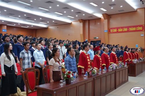 LỄ TỐT NGHIỆP SINH VIÊN ĐẠI HỌC CÔNG NGHỆ SỢI DỆT KHÓA 5