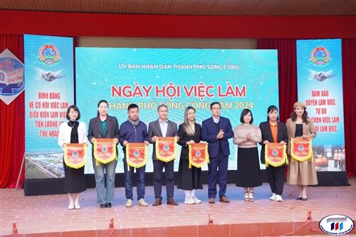 NGÀY HỘI VIỆC LÀM 2024 TRUNG HỌC PHỔ THÔNG SÔNG CÔNG