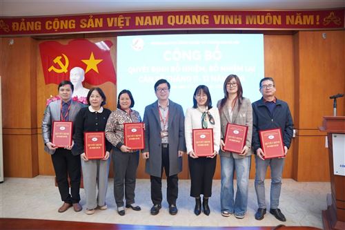 Trường Đại học Công nghiệp và Thương mại Hà Nội công bố các quyết định bổ nhiệm, bổ nhiệm lại cán bộ