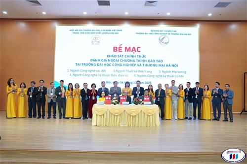 Bế mạc khảo sát chính thức đánh giá ngoài 05 chương trình đào tạo tại trường Đại học Công nghiệp và Thương mại Hà Nội  