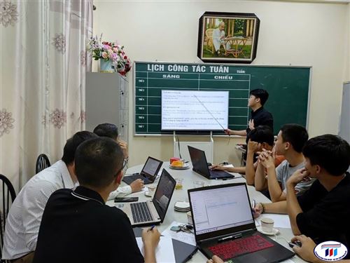 Khoa Cơ Điện nghiệm thu 2 đề tài nghiên cứu khoa học sinh viên cấp trường năm học 2023-2024