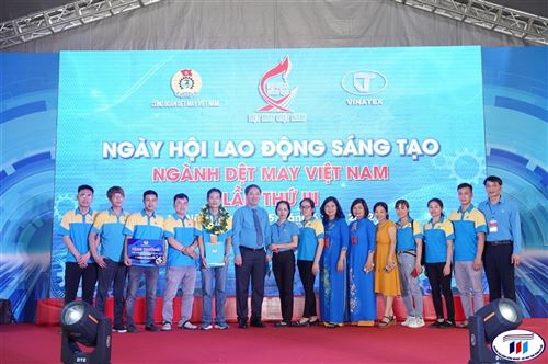 Ngày hội lao động sáng tạo ngành Dệt may Việt Nam lần thứ III được tổ chức tại trường Đại học Công nghiệp Dệt May Hà Nội
