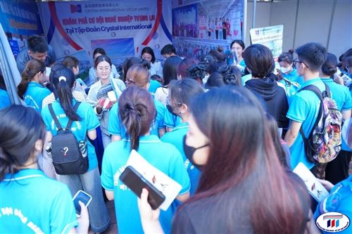 Ngày hội việc làm HTU 2025 -Cầu nối vững chắc giữa nhà trường, doanh nghiệp và sinh viên