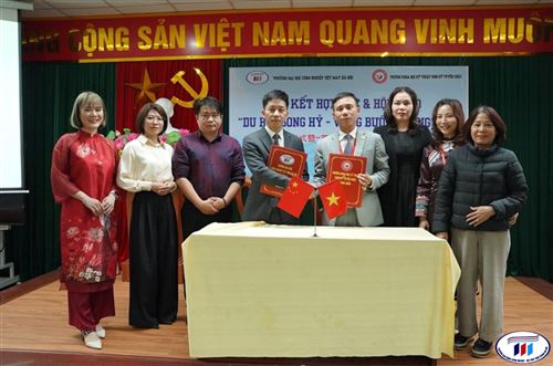 Trường ĐH Công nghiệp Dệt May Hà Nội ký kết hợp tác với trường Khoa học Kỹ thuật Song Hỷ Tuyền Châu, Trung Quốc