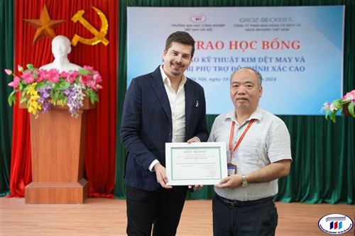 Lễ trao học bổng và Hội thảo kỹ thuật kim dệt may & thiết bị phụ trợ độ chính xác cao tại trường ĐH Công nghiệp Dệt May Hà Nội