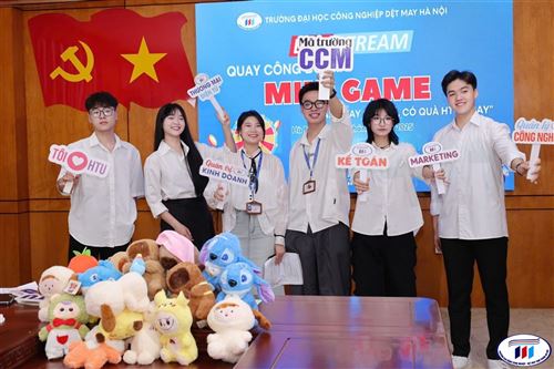 Sinh viên ngành Marketing HTU chủ động tổ chức Livestream: Khi lý thuyết được ứng dụng vào thực tiễn