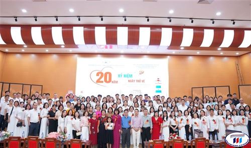 20 năm,một chặng đường - Ngày trở về đầy cảm xúc của cựu sinh viên khóa 22 ngành Công nghệ may