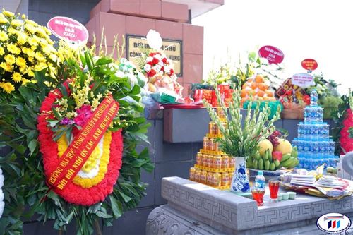 Trường Đại học Công nghiệp và Thương mại Hà Nội dâng hương tưởng niệm các anh hùng liệt sĩ nhân ngày 27/7  