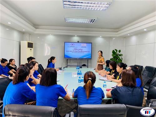Khai giảng lớp “Kỹ thuật chuyền ngành may” tại Công ty cổ phần may KLW Việt Nam