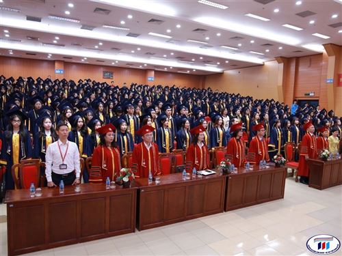 Lễ trao bằng tốt nghiệp năm 2025- Hành trình trưởng thành của gần 1000 tân cử nhân HITU