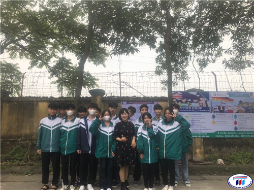 Khoa Công nghệ Sợi Dệt đồng hành cùng Nhà trường trong công tác tư vấn hướng nghiệp tại các trường THPT tại Tỉnh Bắc Ninh.