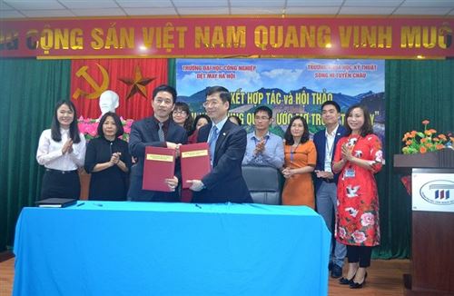Lễ ký kết hợp tác giữa Trường Đại học Công nghiệp Dệt May Hà Nội và Trường Khoa học Kỹ thuật Song Hỉ Tuyền Châu-Trung Quốc