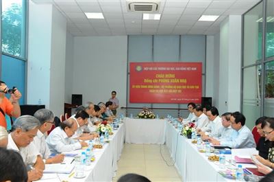Bộ trưởng Phùng Xuân Nhạ làm việc với Hiệp hội các trường đại học, cao đẳng Việt Nam