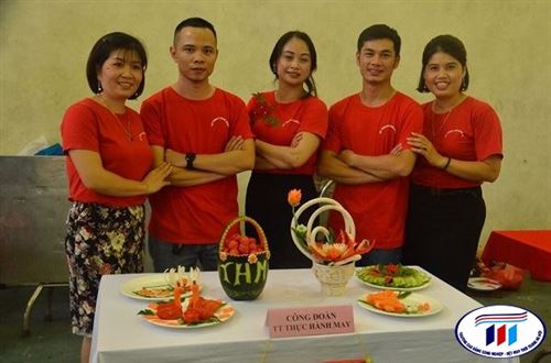 Trung tâm THM tham gia hội thị cắt tỉa rau củ quả nghệ thuật  chào mừng ngày phụ nữ Việt Nam và ngày nhà giáo Việt nam