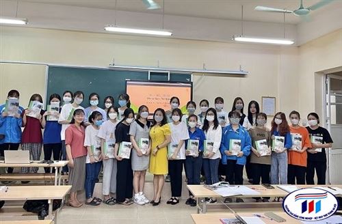 Trường Đại học Công nghiệp Dệt May Hà Nội khai giảng lớp Tiếng Trung cơ bản