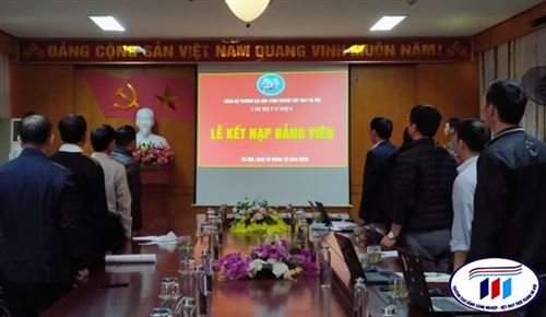 Lễ kết nạp Đảng viên mới của Chi bộ Cơ Điện năm học 2022-2023