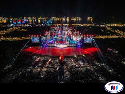 CÁN BỘ, GIẢNG VIÊN KHOA THIẾT KẾ SÁNG TẠO HẾT MÌNH VỚI CÔNG TÁC TUYỂN SINH TẠI CARNAVAL HẠ LONG 2025