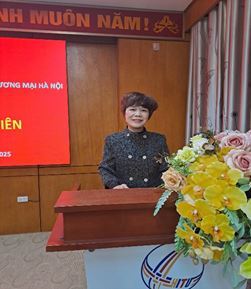 CHI BỘ THỰC HÀNH MAY 2 KẾT NẠP ĐẢNG VIÊN MỚI