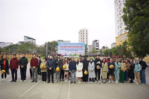 KHOA KHOA HỌC CƠ BẢN TỔ CHỨC LỄ KHAI MẠC GIẢI BÓNG CHUYỀN HƠI SINH VIÊN HITU