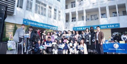 TRƯỜNG ĐẠI HỌC CÔNG NGHIỆP VÀ THƯƠNG MẠI HÀ NỘI ĐẨY MẠNH CÔNG TÁC TƯ VẤN TUYỂN SINH TẠI TRƯỜNG THPT CAO BÁ QUÁT