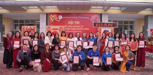 GIẢNG VIÊN KHOA KINH TẾ XUẤT SẮC ĐẠT GIẢI NHÌ HỘI THI BÀY MÂM NGŨ QUẢ TẾT VÀ GÓI BÁNH CHƯNG TRUYỀN THỐNG