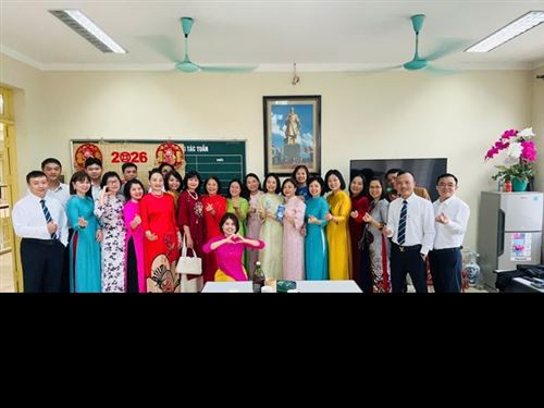 CÔNG NGHỆ DỆT MAY KHAI XUÂN ĐÓN LỘC