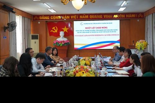 ĐÓN TIẾP VÀ LÀM VIỆC VỚI TRƯỜNG CAO ĐẲNG CÔNG NGHIỆP DIÊM THÀNH, TRUNG QUỐC