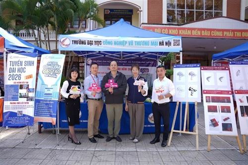 TRƯỜNG ĐẠI HỌC CÔNG NGHIỆP VÀ THƯƠNG MẠI HÀ NỘI THAM GIA NGÀY HỘI TƯ VẤN HƯỚNG NGHIỆP & VIỆC LÀM TẠI BẮC NINH