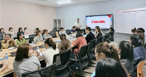 KHAI GIẢNG KHÓA ĐÀO TẠO “QUẢN LÝ TỔ SẢN XUẤT NGÀNH MAY”