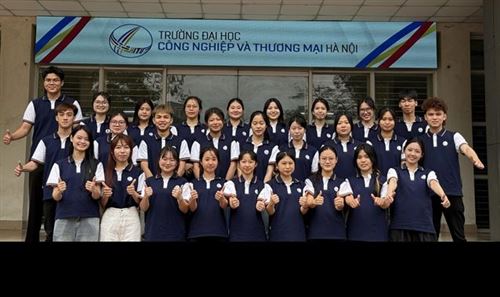 LỚP HỌC SÁNG TẠO, SINH VIÊN NĂNG ĐỘNG